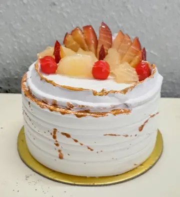 Fresh fruit cake